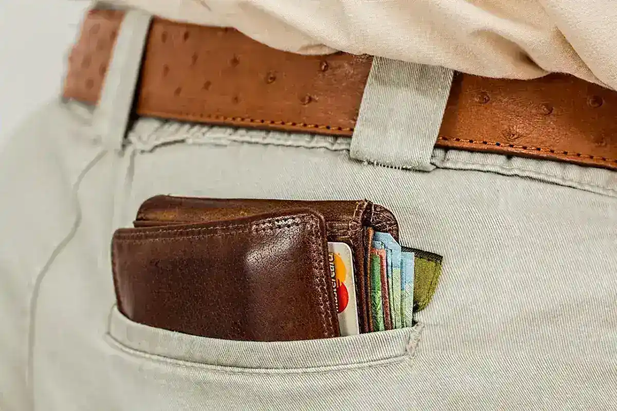 How to Choose a Balance Transfer Credit Card to Pay Off Debt